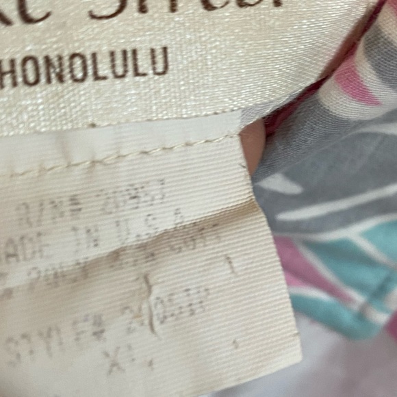 Hawaiian Dress Shirt - Picture 4 of 8